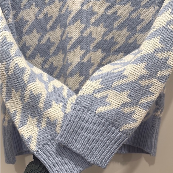Houndstooth Sweater - Picture 3 of 4